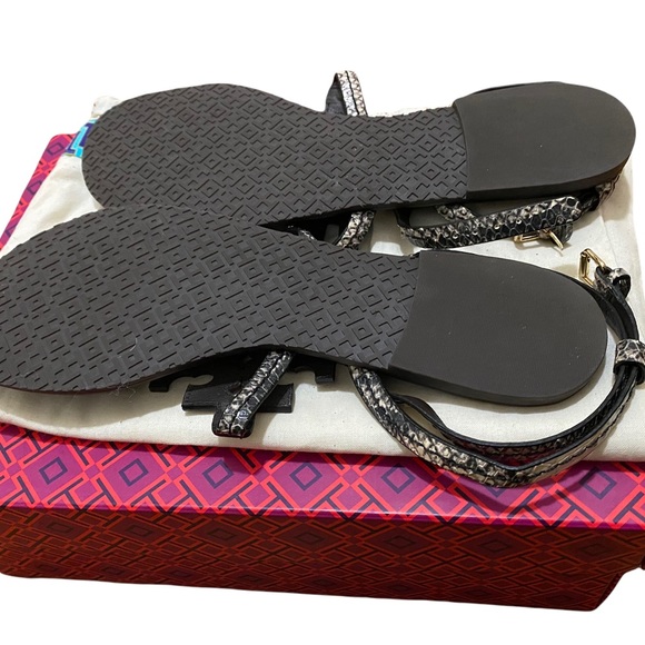 New Tory Burch Snake Print Chandler Flat Sandal 9.5 Women’s - Picture 6 of 7